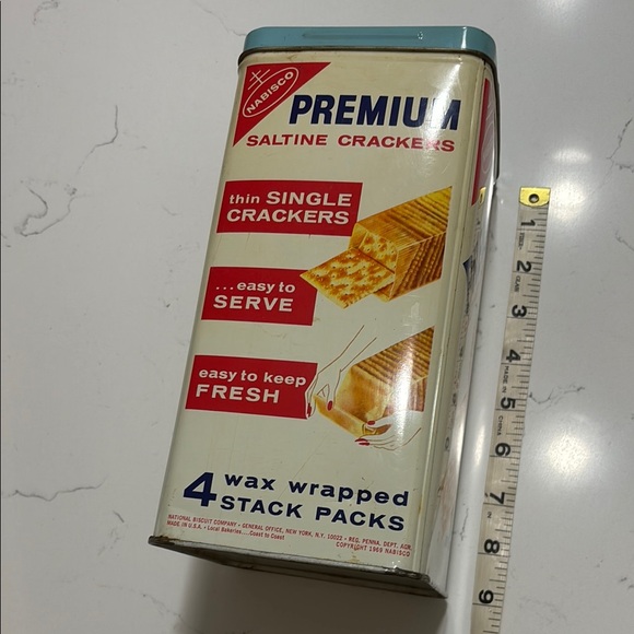 Vintage 1969 Nabisco Crackers Tin – Retro Kitchen Collectible - Picture 3 of 5